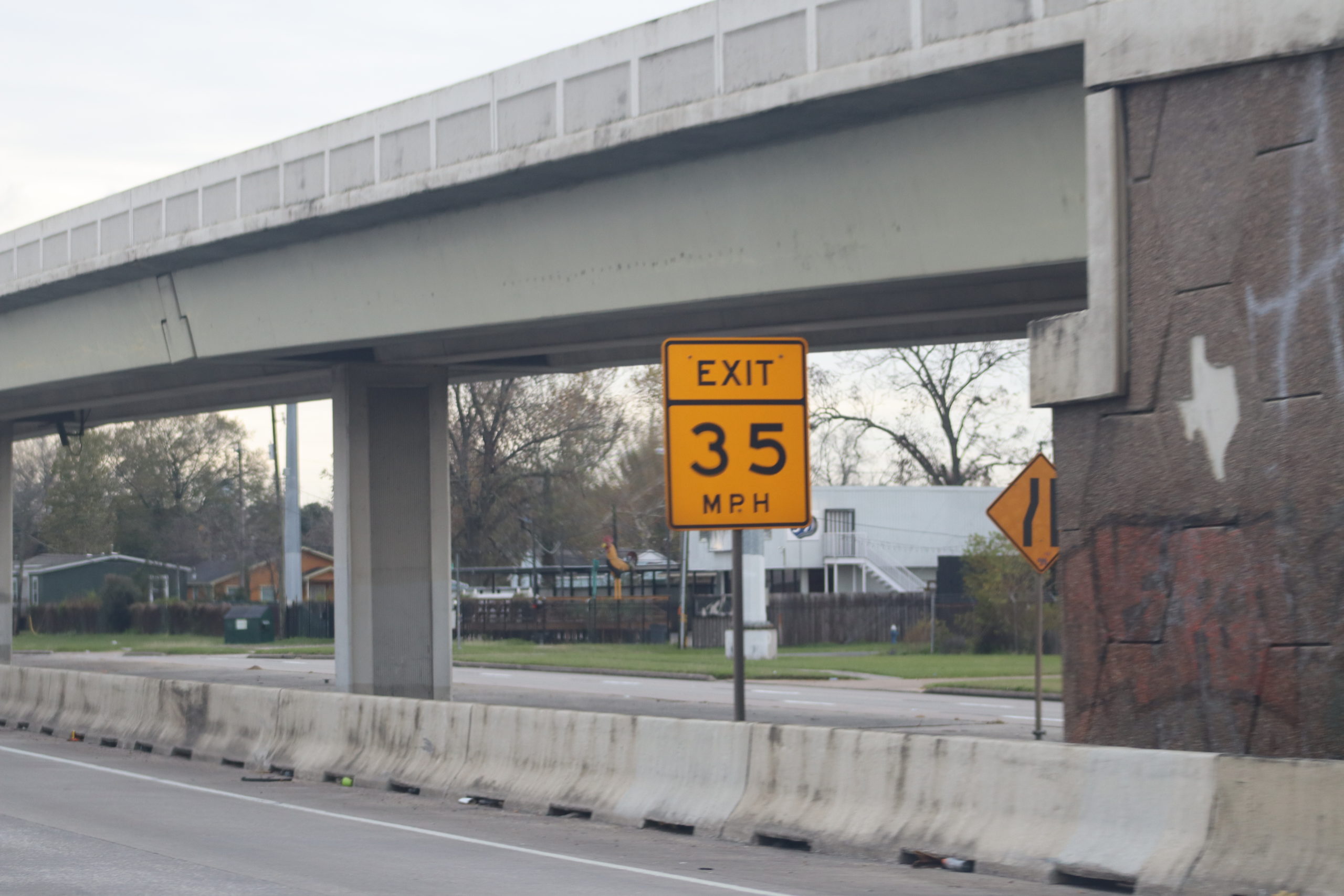 Photo of Exit 35 MPH Signage - Rideshare Houston